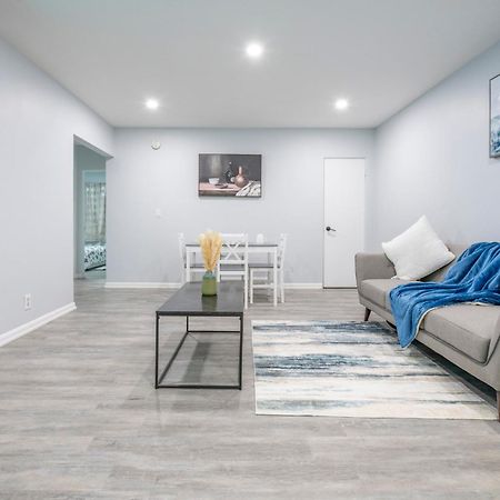 Centre Street Upper 2Bedsuite 4408 YYC المظهر الخارجي الصورة